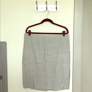 Pencil skirt in gorgeous pearl gray wool